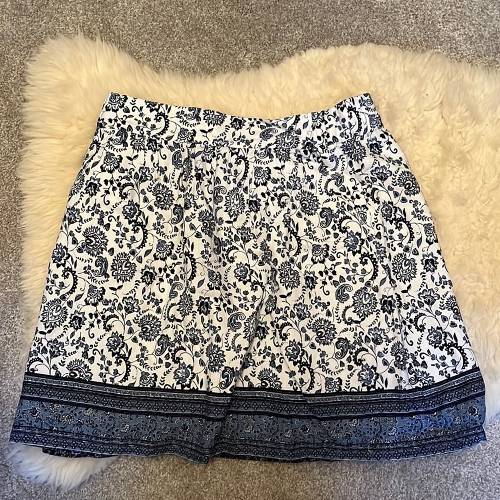Loft cotton skirt. New with tag.